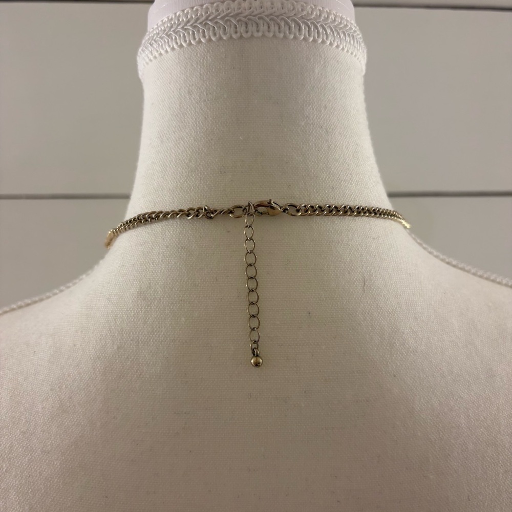 Elegant Gold and Green Statement Necklace - Picture 4 of 4